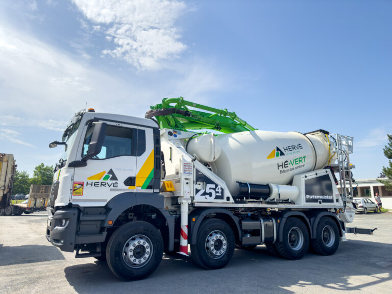camion toupie beton mixo pompe livraison beton loire atlantique chantier travaux 44